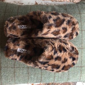 Soft, fun print, NWT, NIB, Qupid leopard slipper (open toe). gifts, holiday